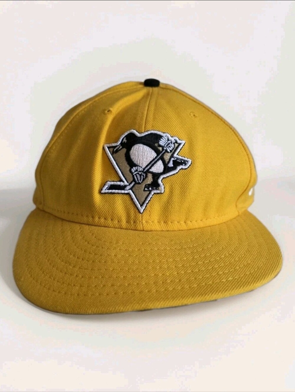 NEW ERA 59FIFTY NHL PITTSBURGH PENGUINS FITTED CAP BLACK YELLOW BASEBALL HAT